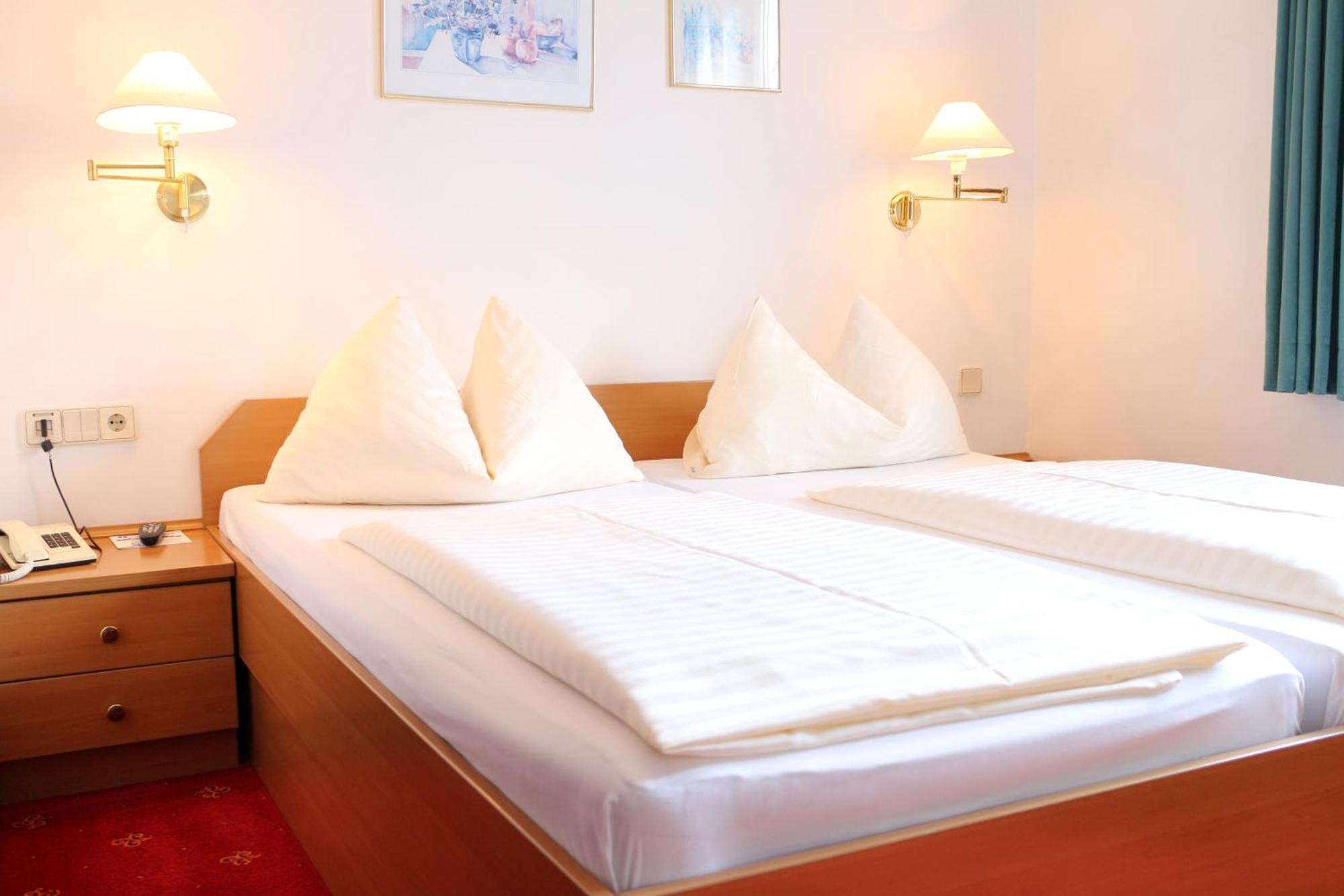 Hotel Gasthof Kasino Филлах Экстерьер фото